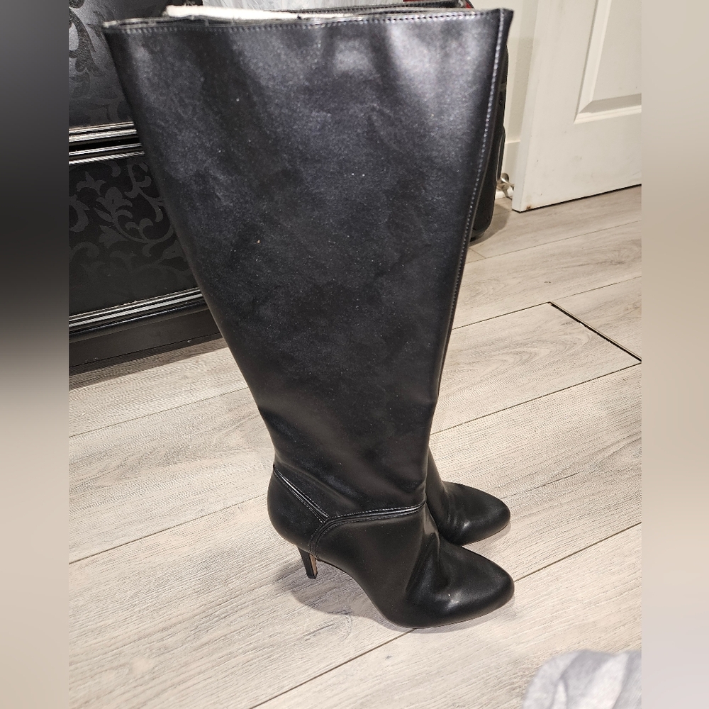 Elegant Black Knee-High Women's Boots